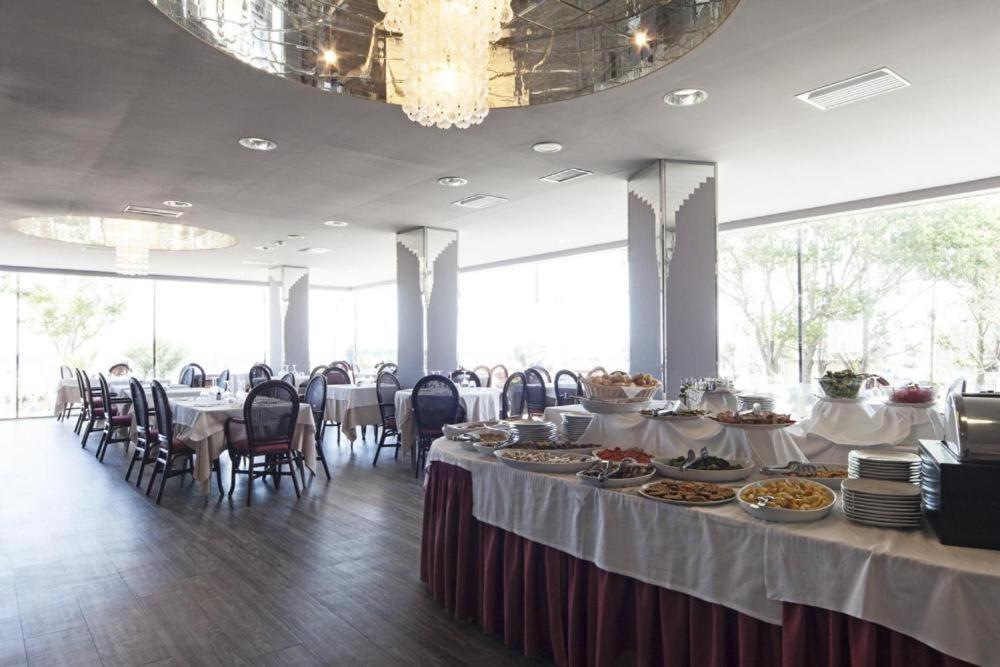 Hotel Regina Fronte Mare Rimini Extérieur photo